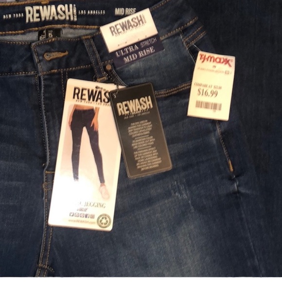 NWT REWASH SIZE 5  women’s/ juniors mid rise Jeans - Picture 2 of 2